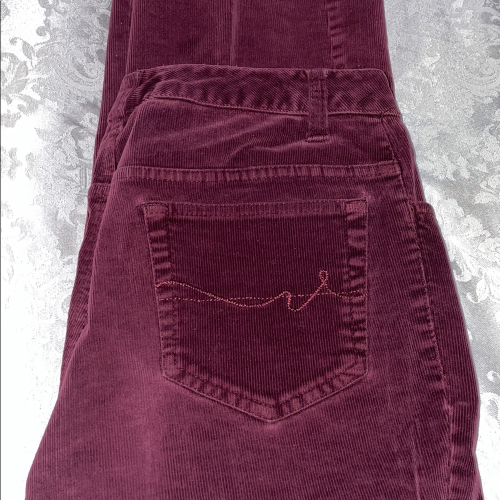 St. John's Bay Women's Dark Red Straight Leg Jeans - Picture 4 of 4